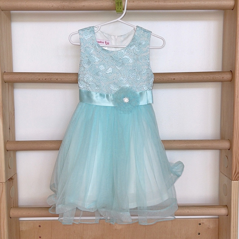 Beautiful little girls Easter dress